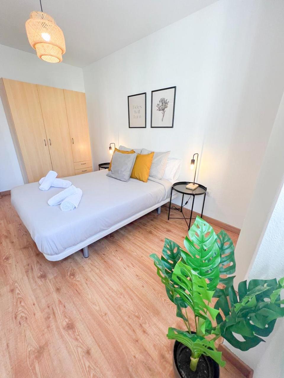 Large & Cozy Centrally Apartment Torremolinos Buitenkant foto