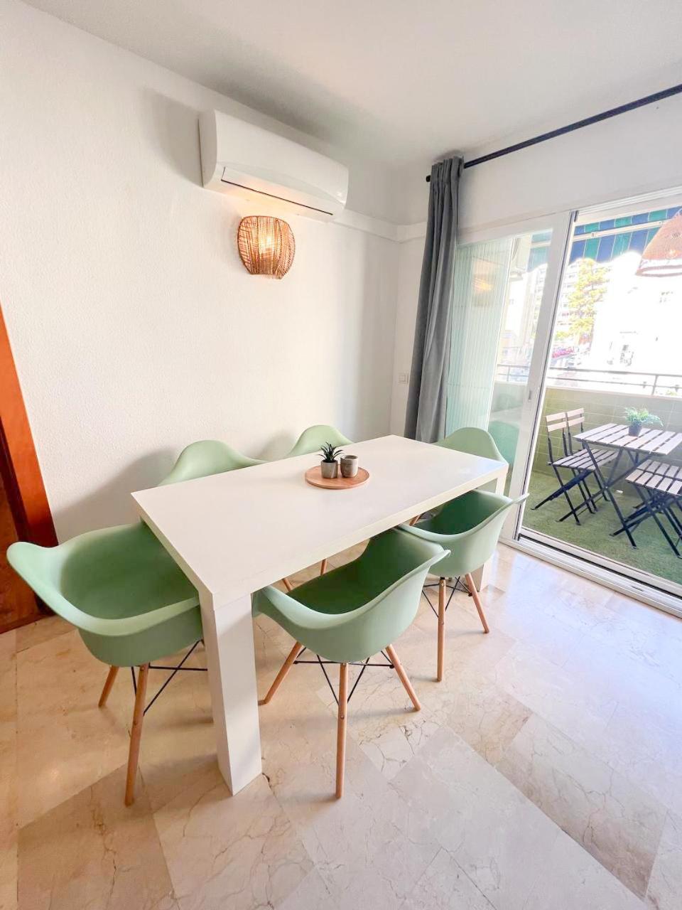 Large & Cozy Centrally Apartment Torremolinos Buitenkant foto