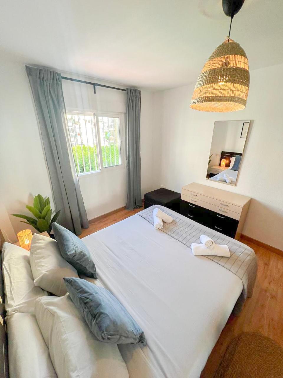 Large & Cozy Centrally Apartment Torremolinos Buitenkant foto