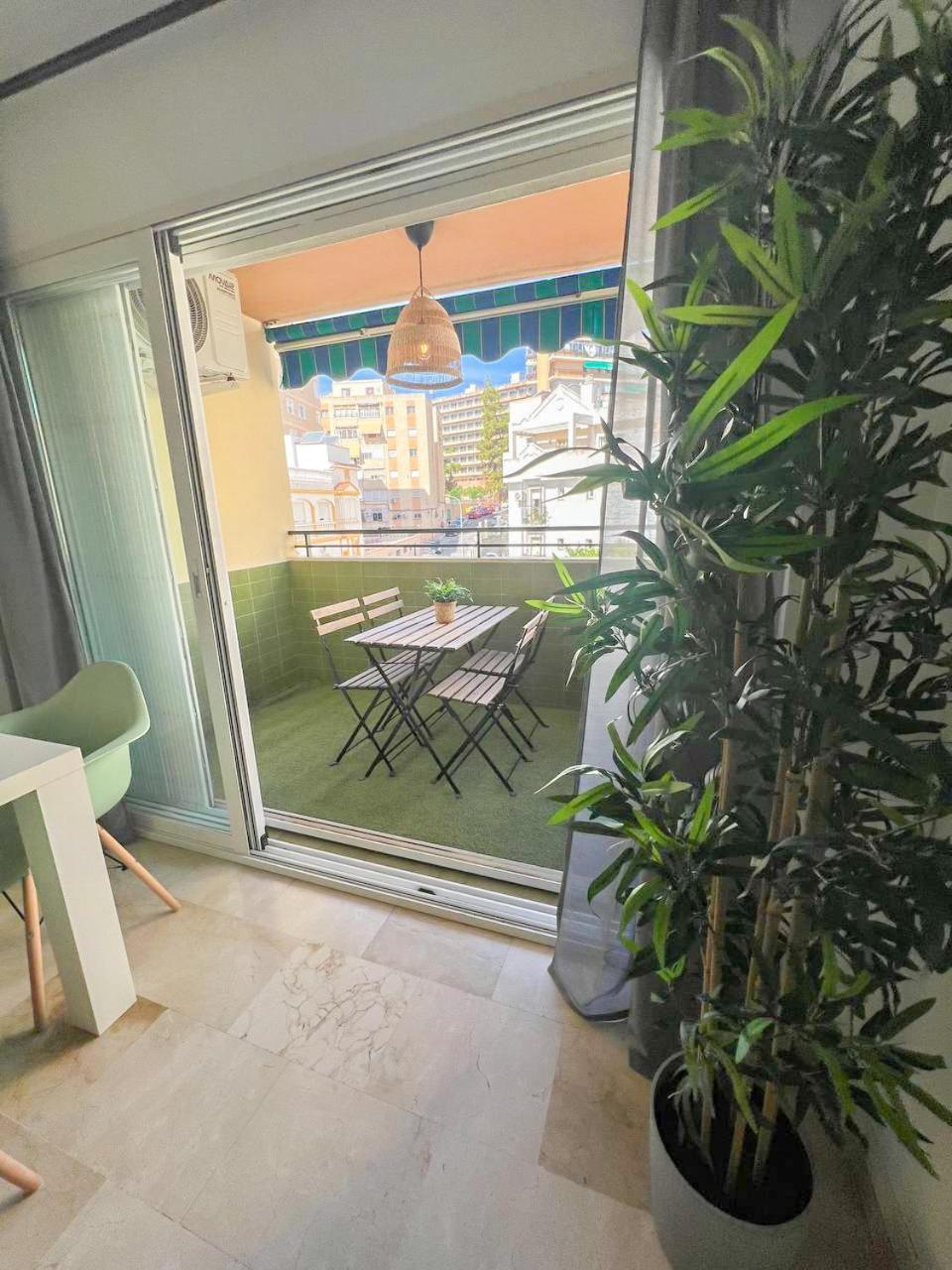 Large & Cozy Centrally Apartment Torremolinos Buitenkant foto